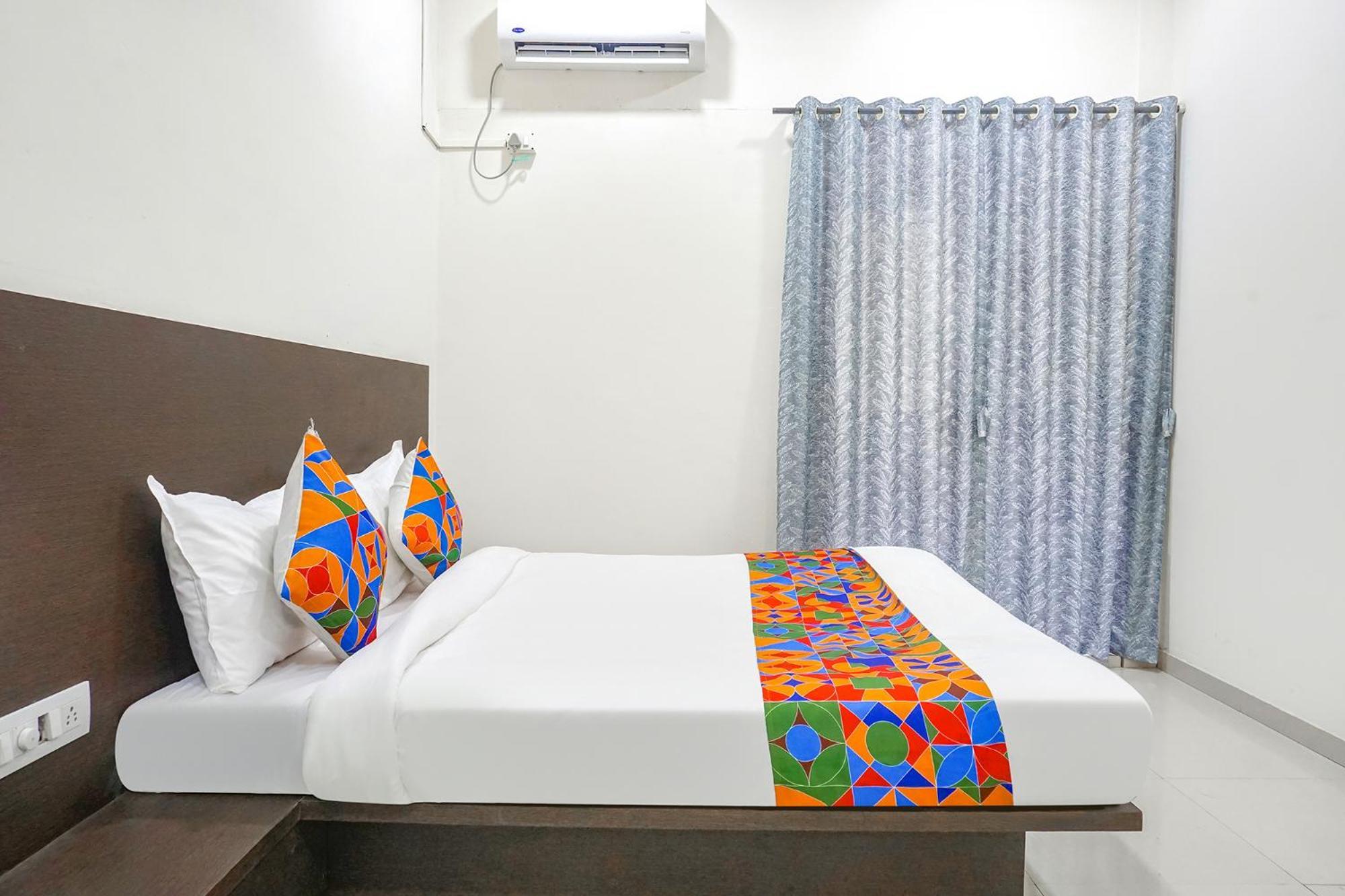 Fabhotel Om Sai - Nr Nashik Railway Station Exteriör bild