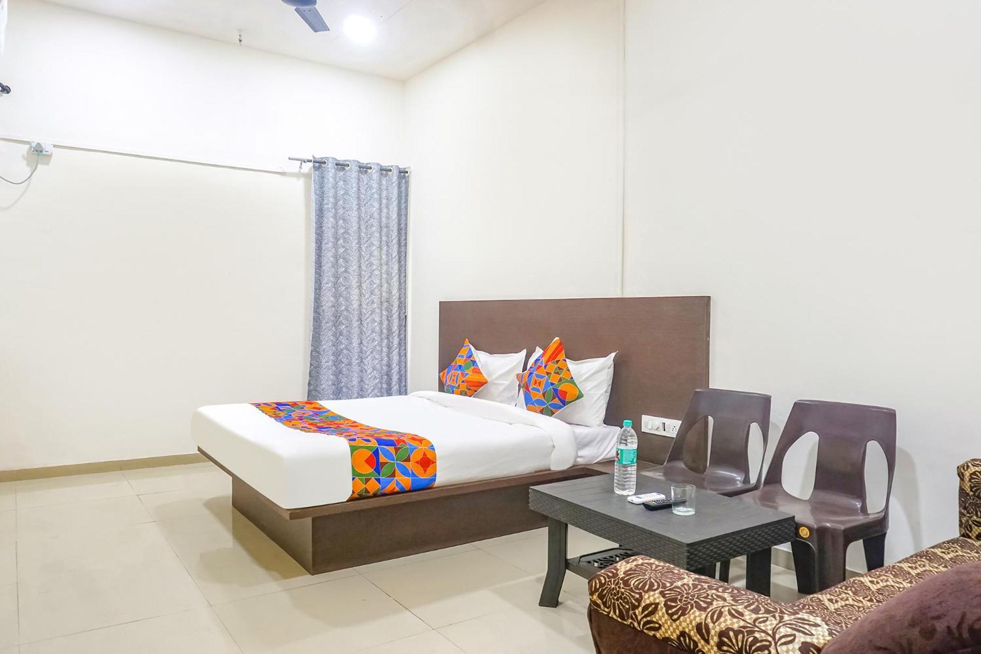 Fabhotel Om Sai - Nr Nashik Railway Station Exteriör bild