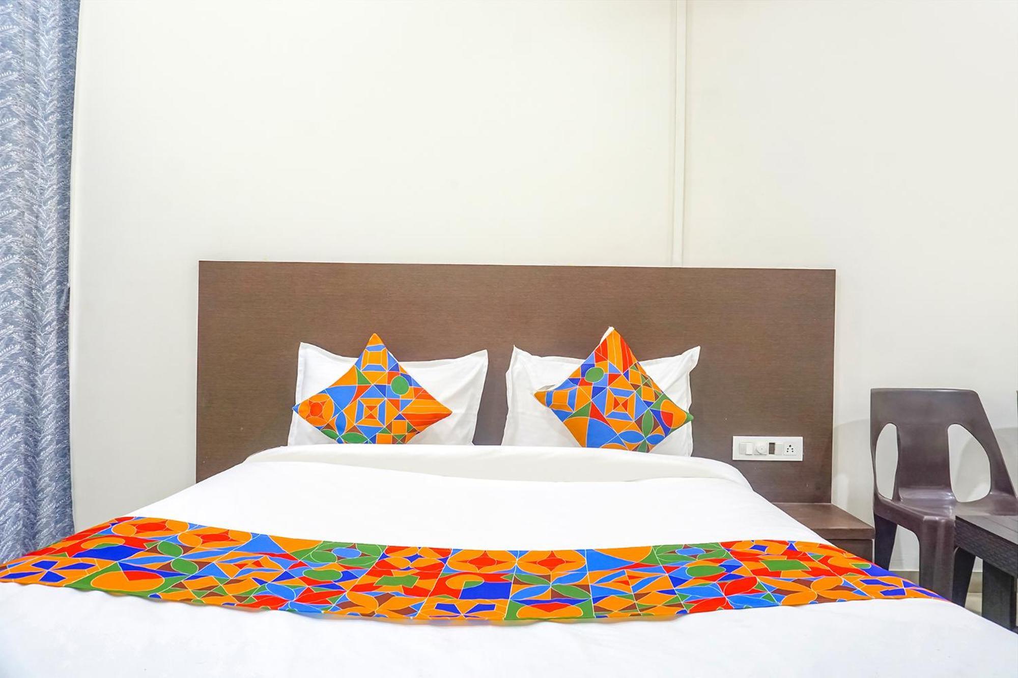 Fabhotel Om Sai - Nr Nashik Railway Station Exteriör bild