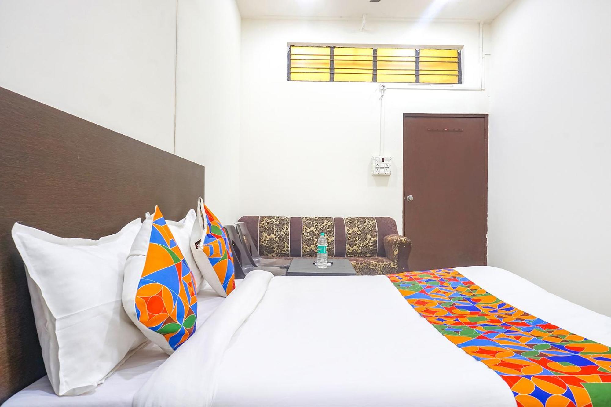Fabhotel Om Sai - Nr Nashik Railway Station Exteriör bild